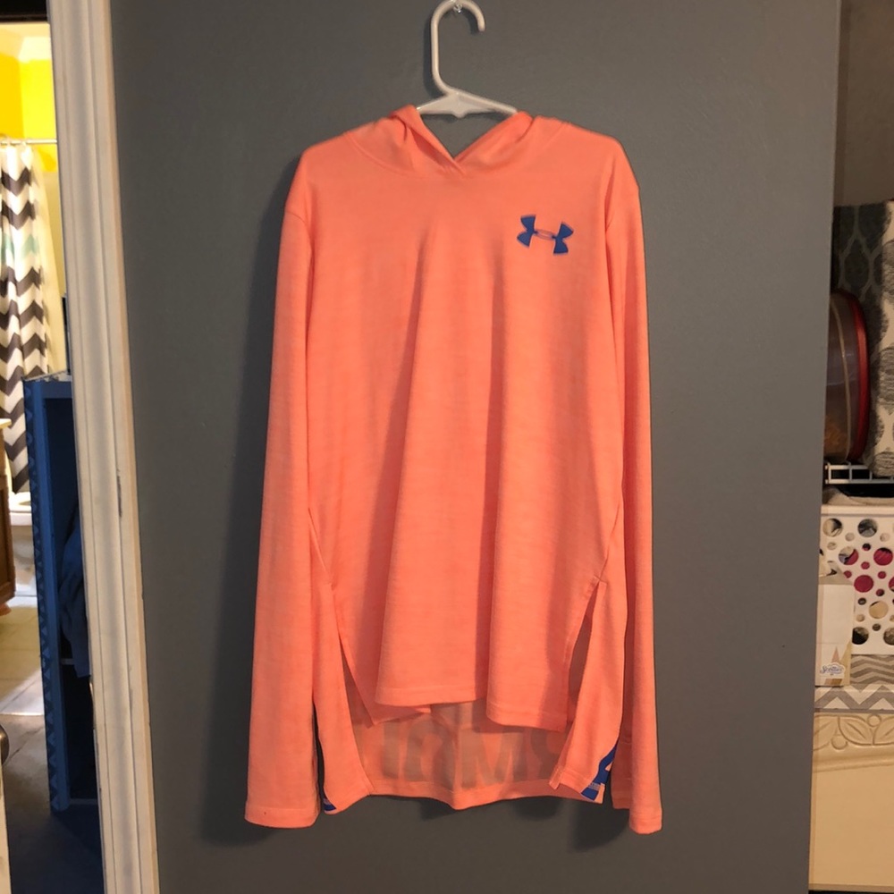 NWOT under armor light pullover